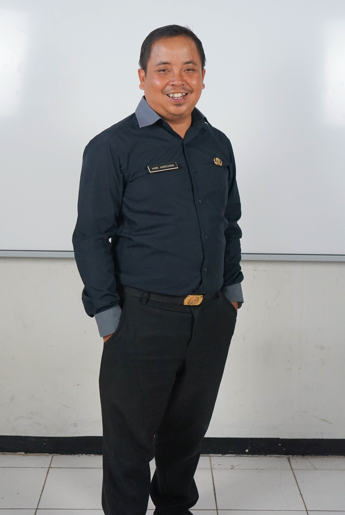 Pak Hari - Staff Name - SMAN 21 Bandung class 2025